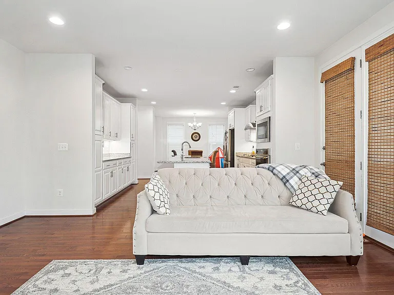 25495 Woodbine Farm Dr — Photo 16