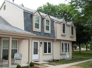 2715 Winthrop Ct, Ann Arbor, MI 48104