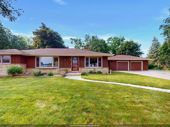 825 Park Ave, Oostburg, WI 53070