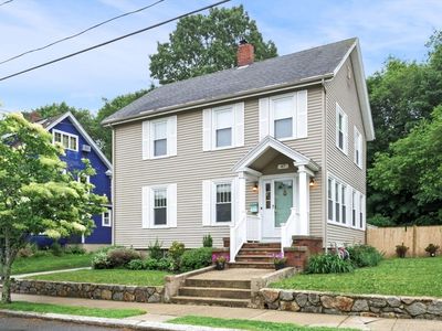 47 Moffatt Rd, Salem, MA, 01970