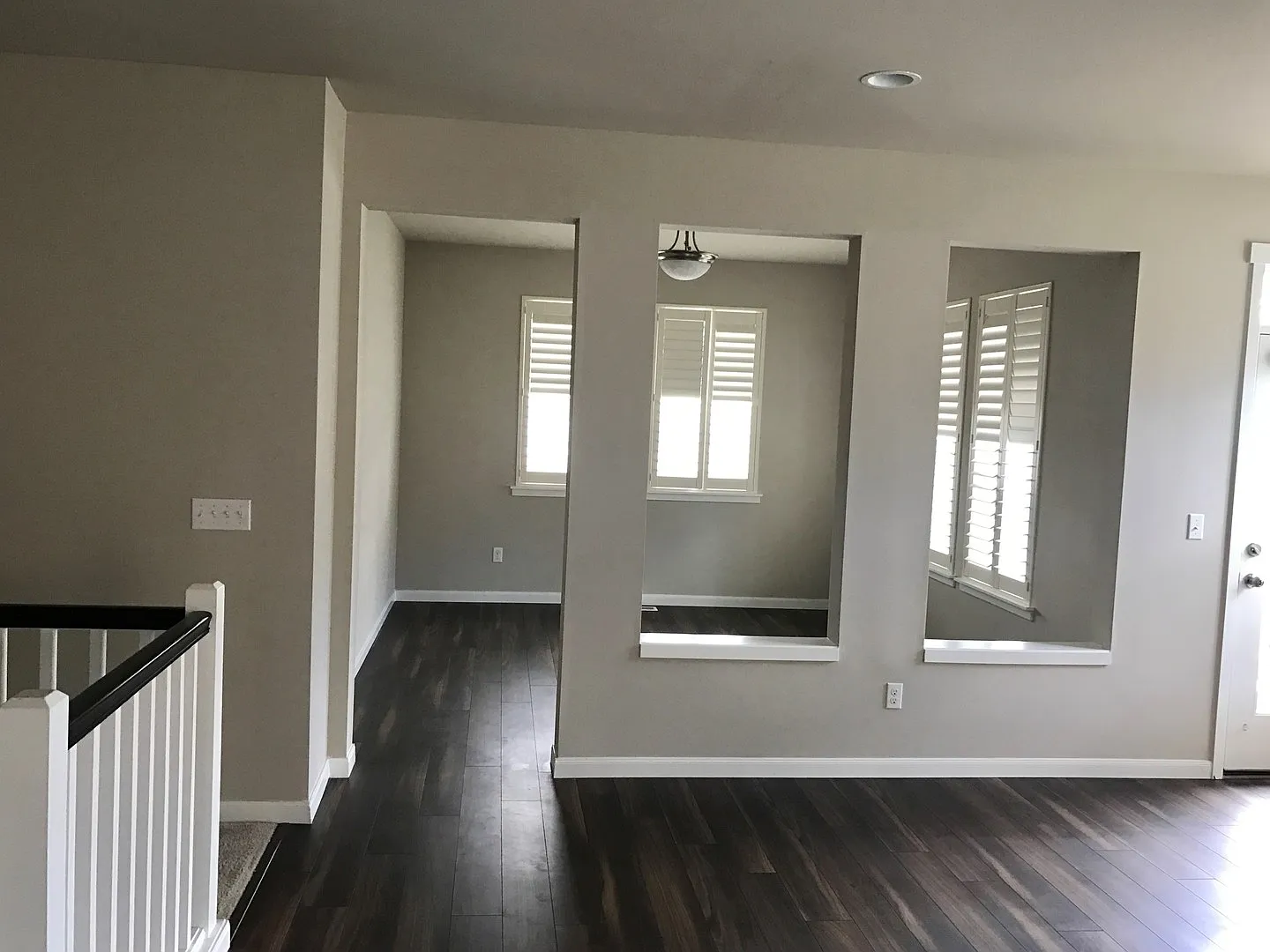 Gorgeous Home in Wynstone Development — Photo 4