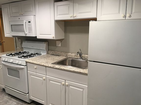 3rd image of 33 Kirkwood Dr