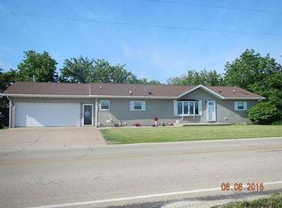 15930 Humke Rd, Dubuque, IA 52002