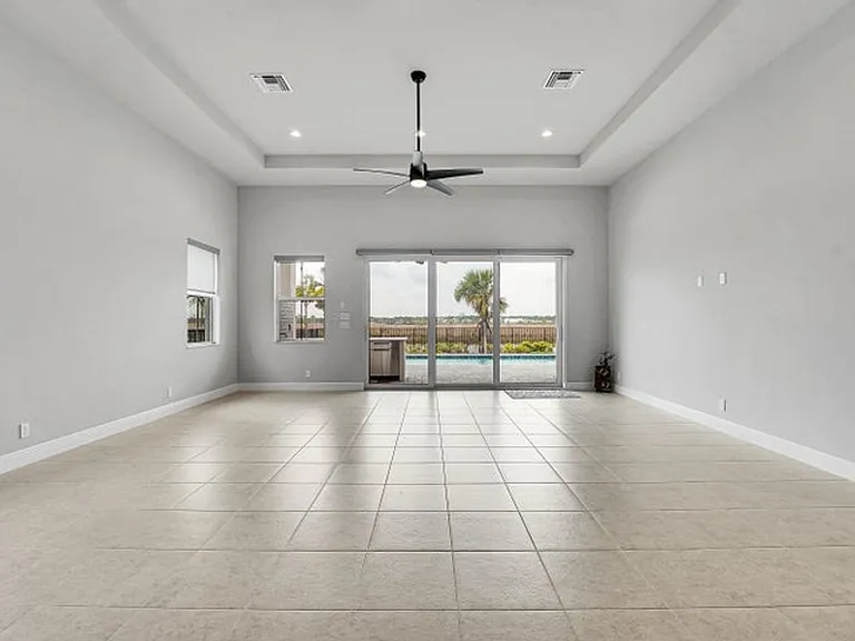 12582 Nautilus Cir — Photo 5