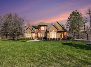 55256 Lee Rd, New Hudson, MI 48165