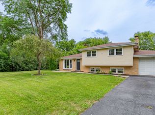 521 Ridge Ave, Elk Grove Village, IL 60007