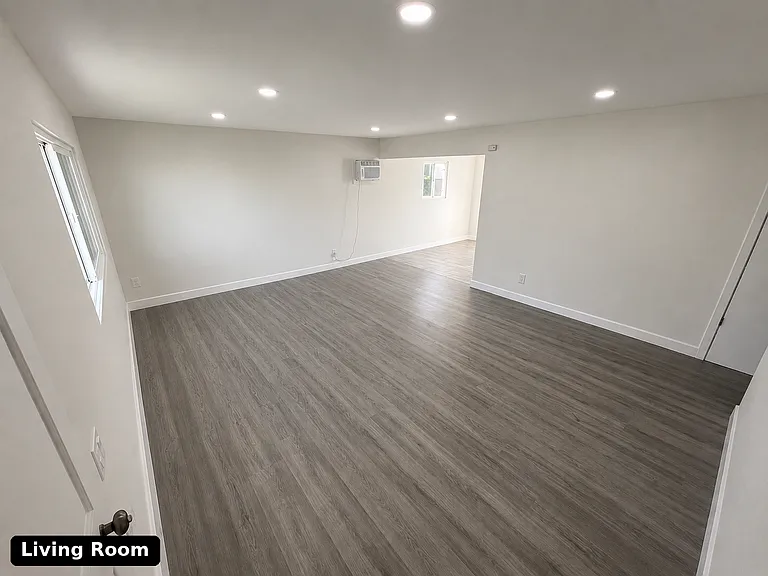 4729 Merced Ave — Photo 1