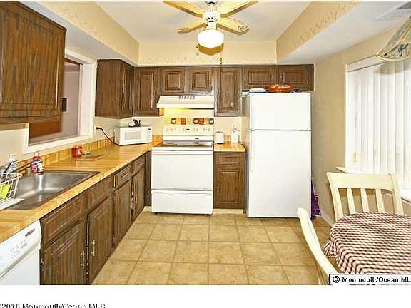 5th image of 407 Central Blvd E #162