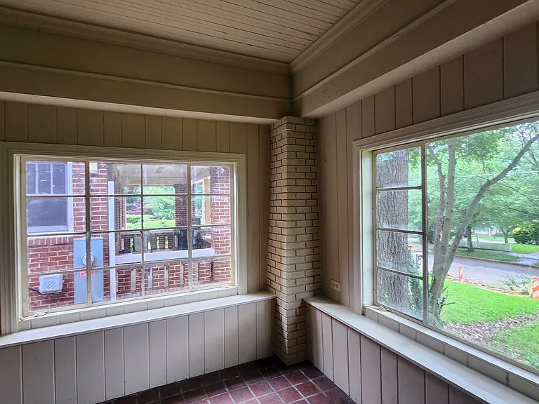 1029 Katherwood Dr SW — Photo 2