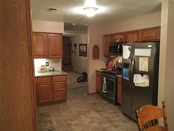 4th image of 855 Velvet Dr