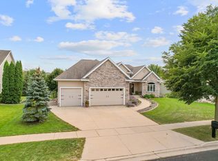 404 N Ridge Dr, Waunakee, WI 53597