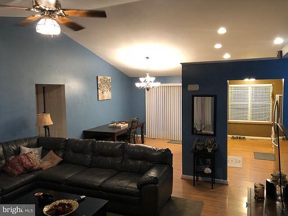 Living/Dining Area