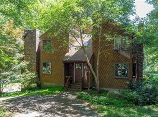 5 Woodridge Cir, Canton, CT 06019