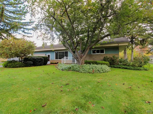 6171 Corwin Ave, Newfane, NY 14108