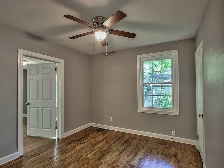 409 Perkins St — Photo 12