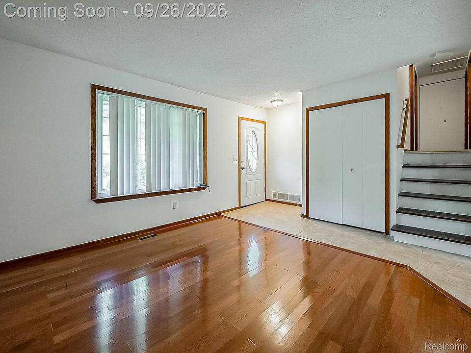 6995 Leytonstone Blvd, photo 2