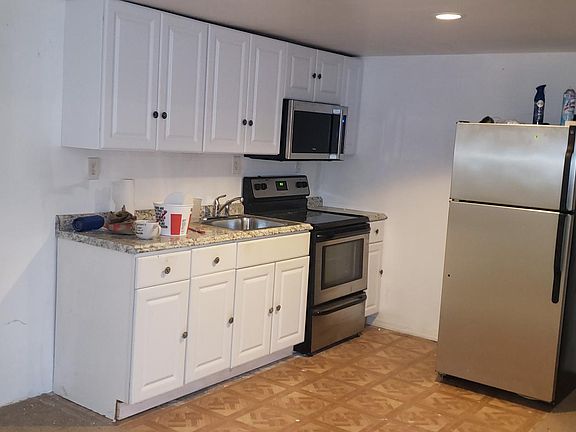 2nd image of 555 Atlantic St Floor 1