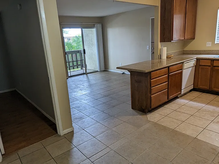 830 W Lincoln Ave #6 — Photo 4