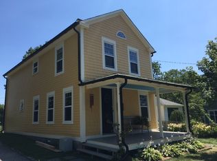 42 Blackmore St, Warwick, RI 02818
