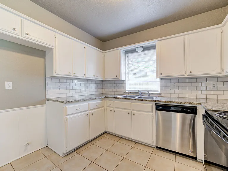 2287 Houston Ave — Photo 15