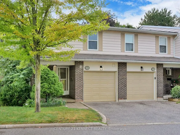 105 Carlton Rd #8, Markham, ON L3R 1Z8