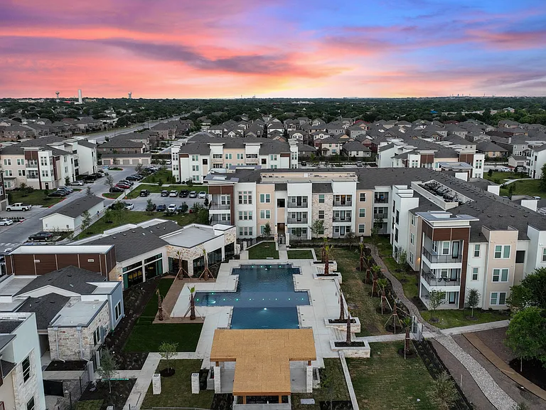 Dalton Austin Residences — Photo 30