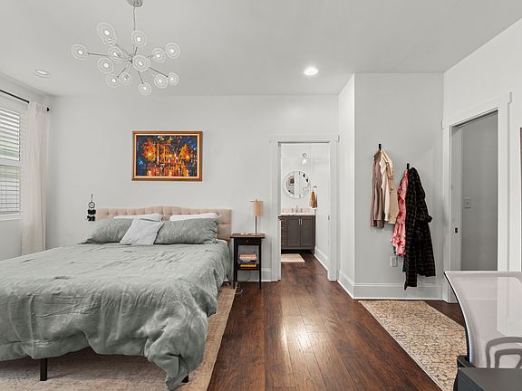 3rd image of 425 Parkway Ave
