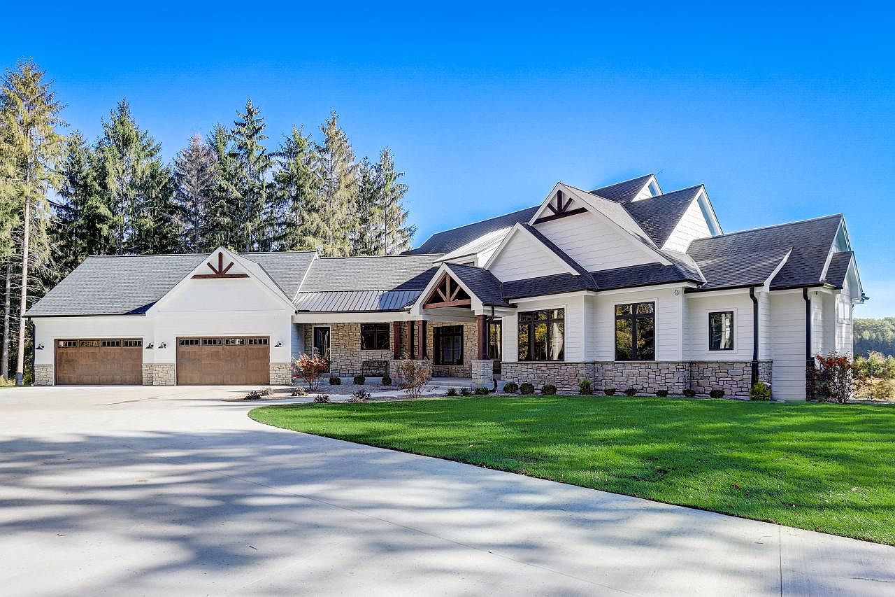 3760 Kearns Krossing DRIVE, West Bend, WI 53095 Zillow