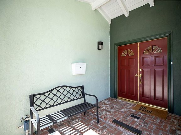 4th image of 18119 Calvert St