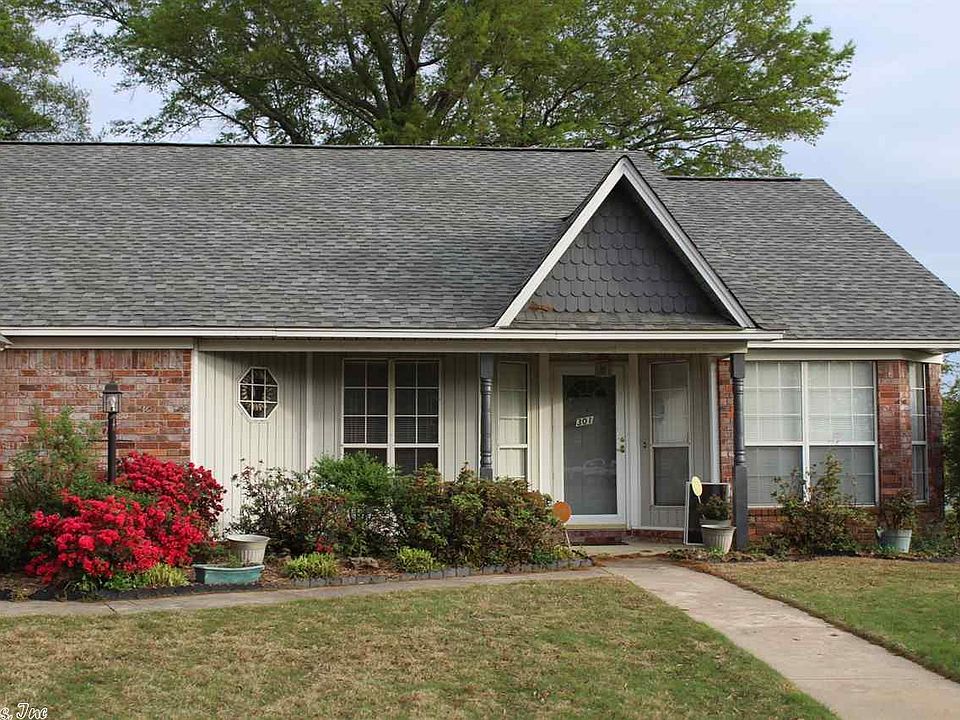 1st image of 301 River Oaks Blvd