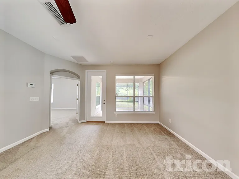 272 Silver Glen Ave — Photo 3