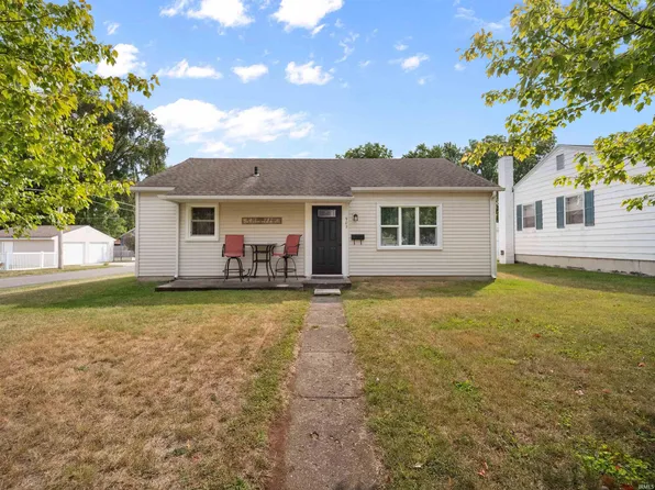 902 Phillip St, Auburn, IN 46706