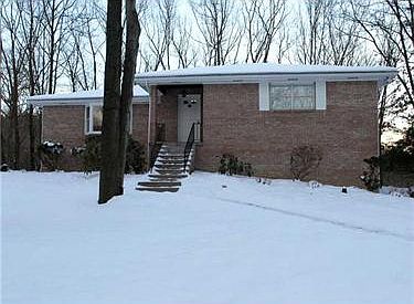 1st image of 223 Ohara Manor Dr