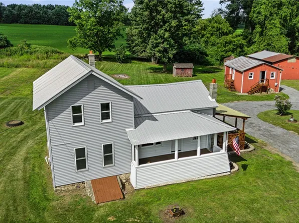 360 Field St, Clifton Springs, NY 14432