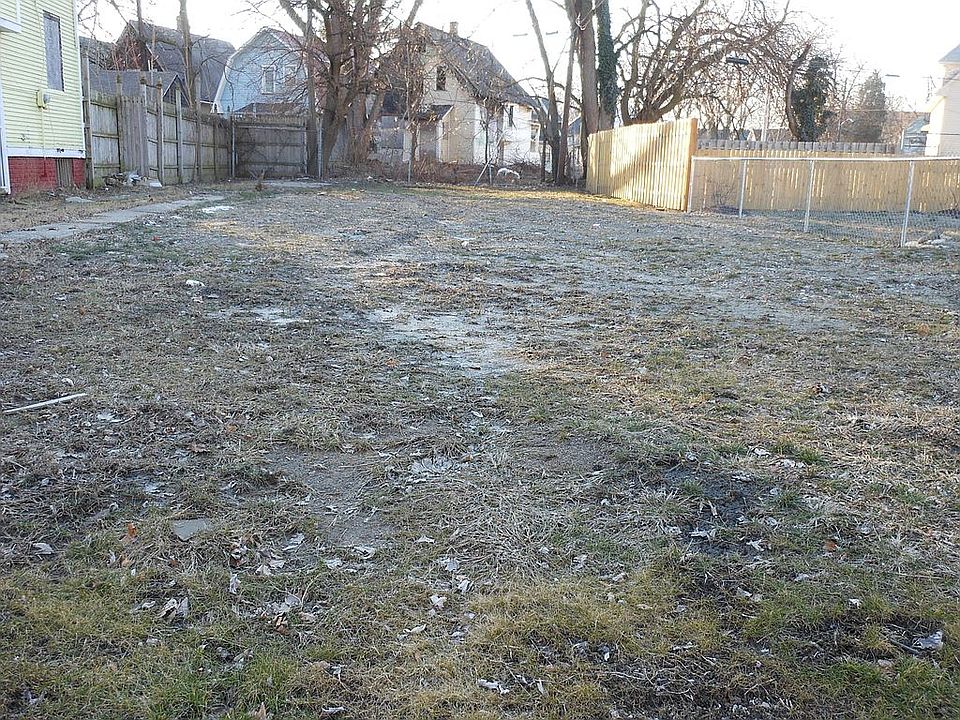 1st image of 2617 Maplewood Ave