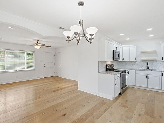 4th image of 169 Newcastle St