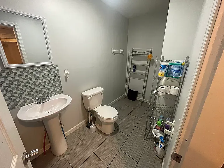 23 E Clinton St — Photo 8
