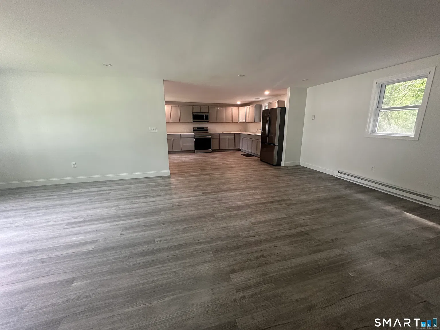 3 bed, 1.0 bath, 1274 sqft, $2,600 — Photo 4