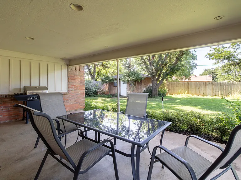 1535 Primrose Dr — Photo 33