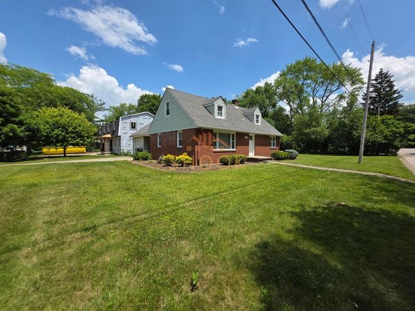 1010 Oakhurst Dr