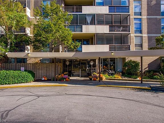 2nd image of 25801 Lakeshore Blvd Unit 42