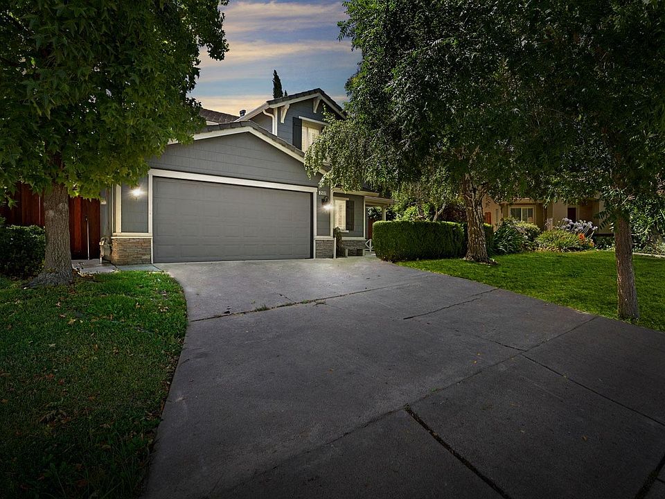 1st image of 2532 Evelyn Ct E