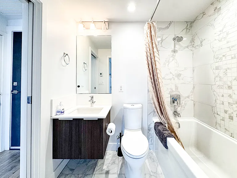 1283 Howe St #4003 — Photo 7