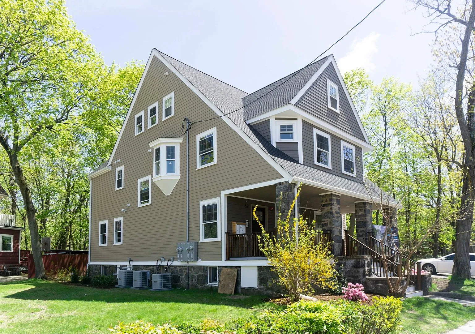 Nice 3 bed in Allston — Photo 2