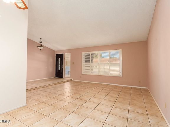 4th image of 6131 W Sunnyside Dr
