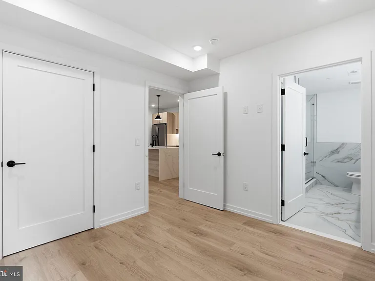 208 Vine St #3C — Photo 10