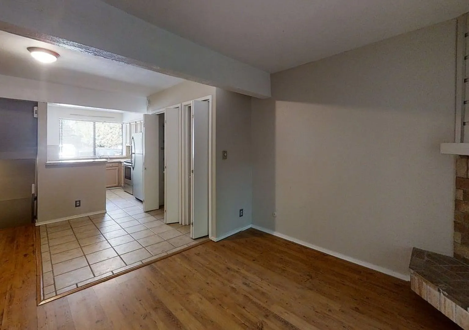 Spacious Willow Springs Townhome Near Trails, Shopping & Dining — Photo 2