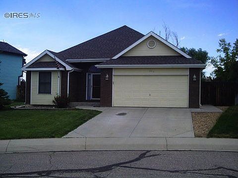 1st image of 204 Valley Ct