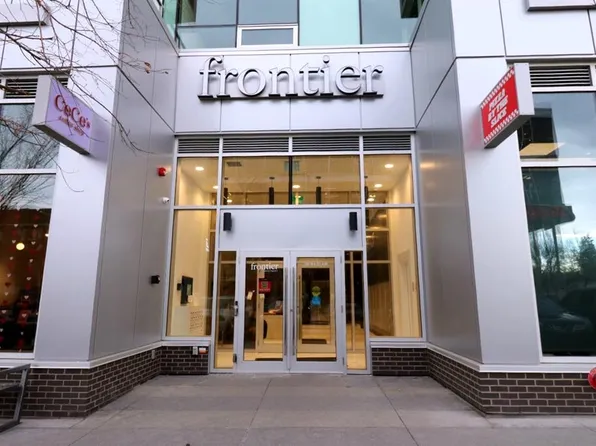 110 W 18a St NW #508, Calgary, AB T2N 2G9