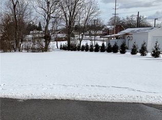Menegay Rd, Louisville, OH